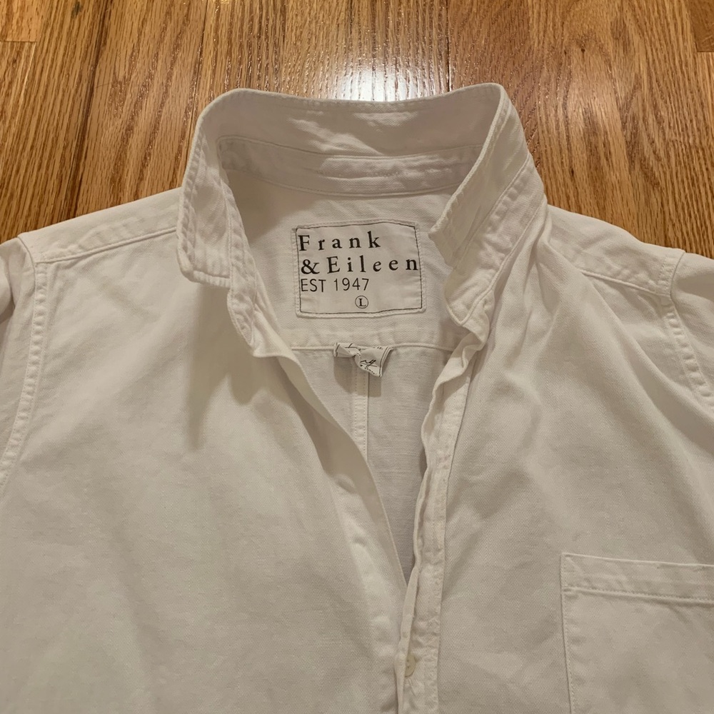 Frank & Eileen BARRY Tailored Button-Up Shirt. White Distressed Denim. Large. - Picture 4 of 15